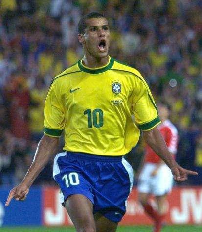 让他冷静下 让他冷静下