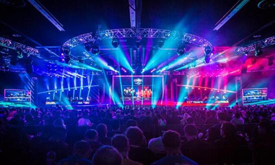 与剪辑上自 与剪辑上自